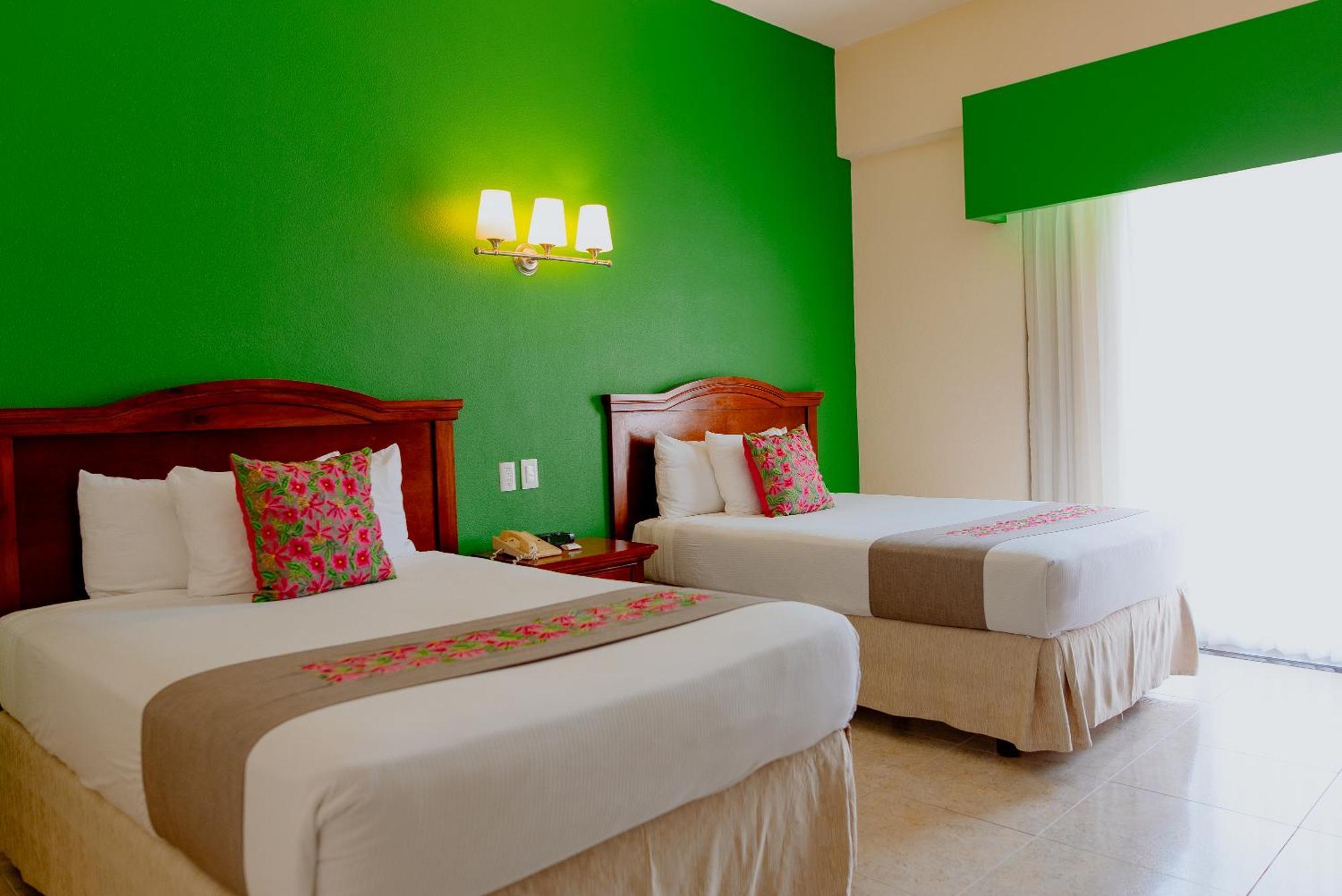Hotel Plaza แคมเปเช ภายนอก รูปภาพ